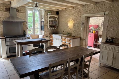 Villa i Aubeterre-sur-Dronne, Charente, Aubeterre-sur-Dronne - € 480.000 | Ref: BVI80823 - foto 5