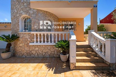 Villa i Empuriabrava, Gerona, Empuriabrava - € 470.000 | Ref: 3366 - foto 31