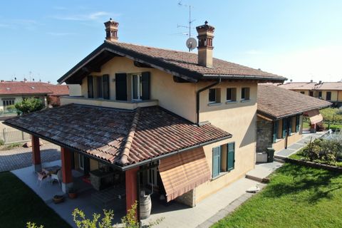 Villa a Erbusco, Brescia, Erbusco - € 698.000 | Ref: 528 - foto 2