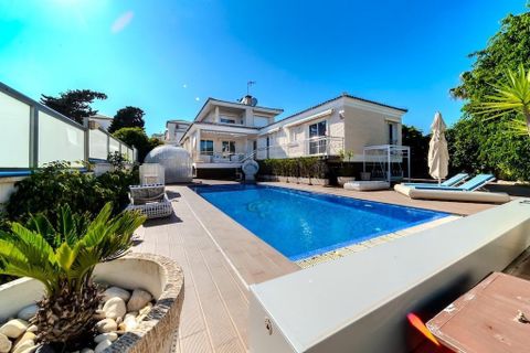 Villa i Torrevieja, Alicante, Torrevieja - € 1.170.000 | Ref: A10583/6084 - foto 1