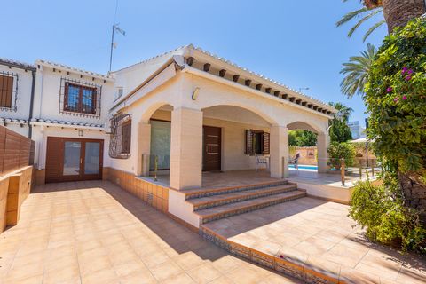 Villa a Punta Prima, Alicante, Punta Prima - € 699.950 | Ref: 12971 - foto 21