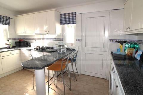 Villa i Guia, Faro, Guia - € 790.000 | Ref: STC2612 - foto 4