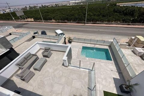 Villa i Torrevieja, Alicante, Torrevieja - € 670.000 | Ref: AM-01890/8919 - foto 2