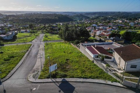 Helårsgrund i Coimbra, Coimbra, Coimbra - € 180.000 | Ref: C0372-01598 - foto 1