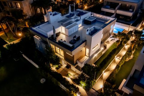 Villa i Marbella, Malaga, Marbella - € 2.675.000 | Ref: 1SVAzure7 - foto 30