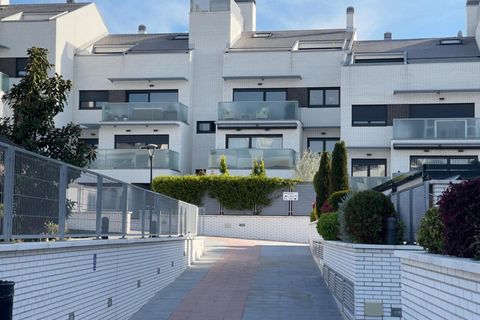 Lejlighed i Boadilla Del Monte, Madrid, Boadilla Del Monte - € 945.000 | Ref: EXP10009/8930 - foto 8