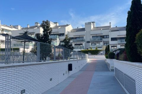 Lejlighed i Boadilla Del Monte, Madrid, Boadilla Del Monte - € 945.000 | Ref: EXP10009/8930 - foto 30