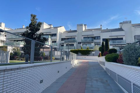 Lejlighed i Boadilla Del Monte, Madrid, Boadilla Del Monte - € 945.000 | Ref: EXP10009/8930 - foto 31