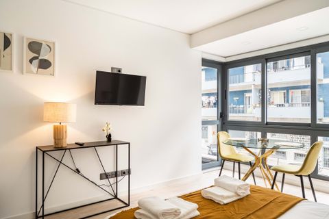 Apartament a Lisbon, Lisbon, Lisbon - € 1.200/mes | Ref: Bempostinha Olive Yellow - foto 2