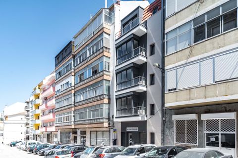 Apartament a Lisbon, Lisbon, Lisbon - € 1.200/mes | Ref: Bempostinha Olive Yellow - foto 15