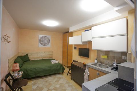 Lejlighed i Rome, Rome, Rome - € 59.000 | Ref: TOMBA DI NERONE VIA BRACCIANO - foto 3
