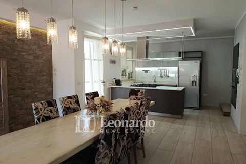 Villa i Camaiore, Lucca, Camaiore - € 1.250.000 | Ref: REA506 - foto 9