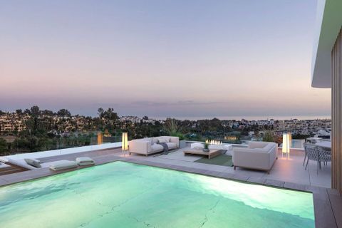 Rækkehus i Estepona, Malaga, Estepona - € 1.350.000 | Ref: R4689418 - foto 2