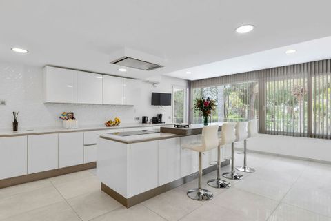 Villa i Marbella, Malaga, Marbella - € 2.250.000 | Ref: R4746412 - foto 24