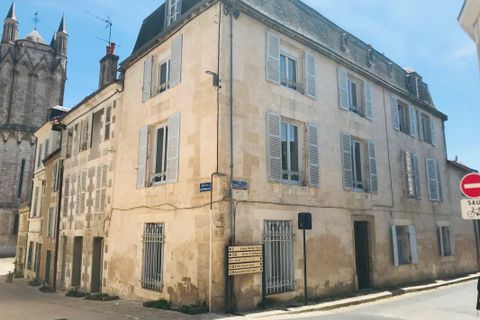 Villa i Poitiers, Vienne, Poitiers - € 399.000 | Ref: A5820 - foto 1