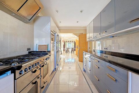 Villa i Benissa, Alicante, Benissa - € 1.399.000 | Ref: IZC-61389 - foto 12