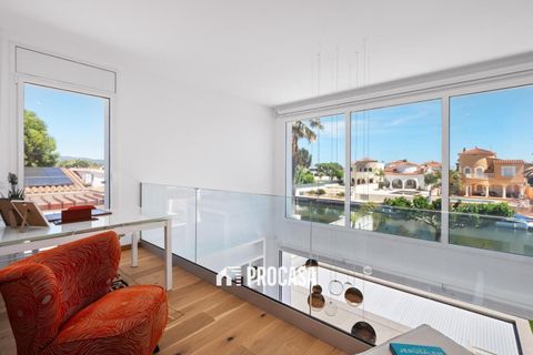 Villa a Empuriabrava, Gerona, Empuriabrava - € 1.395.000 | Ref: 3789 - foto 14