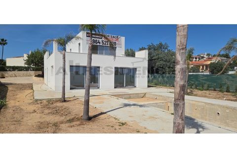 Villa i Almancil, Faro, Almancil - € 1.690.000 | Ref: V5-01 - foto 1