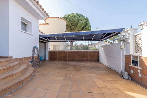 Villa a Empuriabrava, Gerona, Empuriabrava - € 780.000 | Ref: 111776 - foto 7