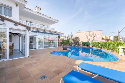 Villa a Empuriabrava, Gerona, Empuriabrava - € 780.000 | Ref: 111776 - foto 11