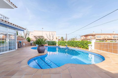Villa a Empuriabrava, Gerona, Empuriabrava - € 780.000 | Ref: 111776 - foto 13