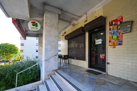 Erhvervsejendom i Carnaxide, Lisbon, Carnaxide - € 50.000 | Ref: C0354-00726 - foto 1