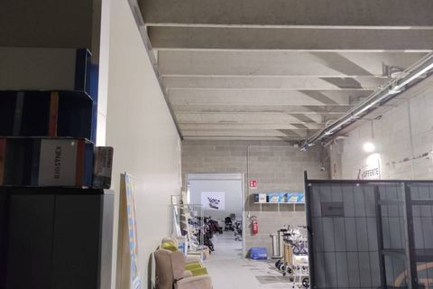L'establiment comercial a Liscate, Milan, Liscate - € 4.600/mes | Ref: 26454 - foto 8