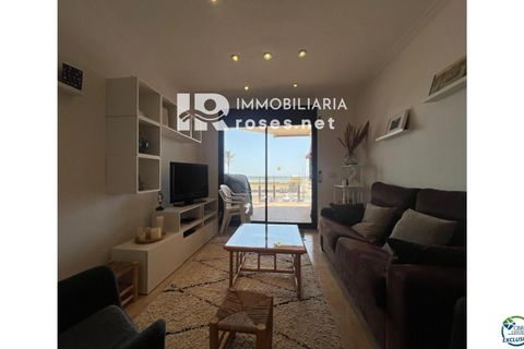 Lejlighed i Empuriabrava, Gerona - foto 1