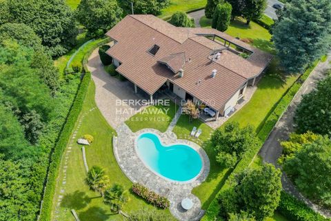 Villa i Inverigo, Como, Inverigo - € 970.000 | Ref: ILO3091 - foto 1