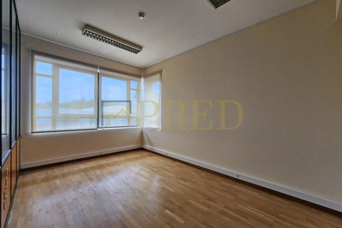 L'establiment comercial a Pedroso, Porto, Pedroso - € 548/mes | Ref: PRED-632 - foto 2