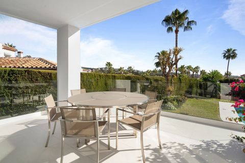 Villa a Elviria, Malaga, Elviria - € 2.290.000 | Ref: R4949239 - foto 4
