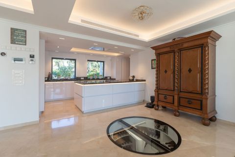 Villa a Elviria, Malaga, Elviria - € 3.750.000 | Ref: R4930954 - foto 8