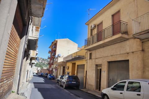 Lejlighed i Modica, Ragusa, Modica - € 140.000 | Ref: V003209 - foto 1