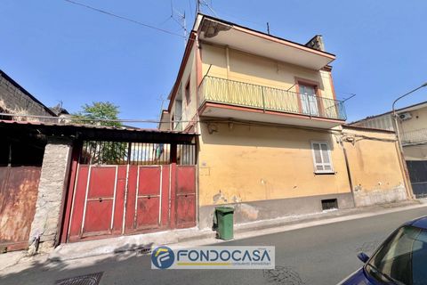 Erhvervsejendom i Sant'Antimo, Naples, Sant'Antimo - € 220.000 | Ref: via garigliano - foto 1