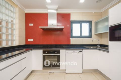 Villa i Almada, Setubal, Almada - € 1.290.000 | Ref: IMO-84279 - foto 9
