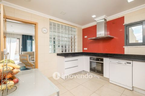 Villa i Almada, Setubal, Almada - € 1.290.000 | Ref: IMO-84279 - foto 10