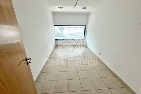 Erhvervsejendom i Odivelas, Lisbon, Odivelas - € 500.000 | Ref: CC-010250221 - foto 19
