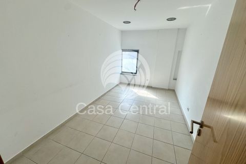 Erhvervsejendom i Odivelas, Lisbon, Odivelas - € 500.000 | Ref: CC-010250221 - foto 23