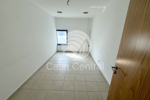 Erhvervsejendom i Odivelas, Lisbon, Odivelas - € 500.000 | Ref: CC-010250221 - foto 24