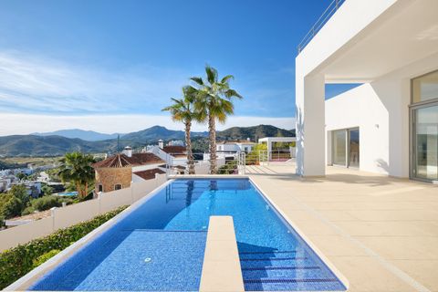 Villa a Benahavis, Malaga, Benahavis - € 2.200.000 | Ref: V0034 - foto 39