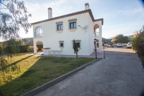 Landejendom i Estepona, Malaga - foto 1