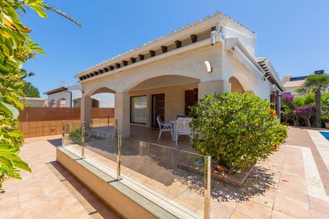Villa em Punta Prima, Alicante, Punta Prima - € 749.900 | Ref: 79-3010/68646 - foto 17