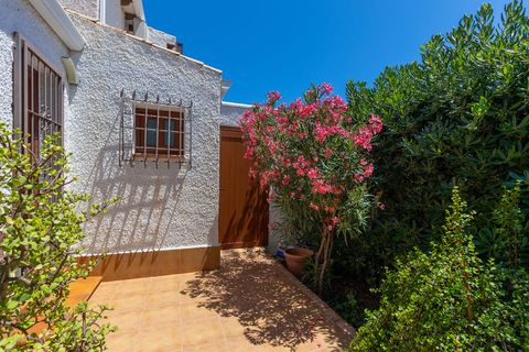 Villa em Punta Prima, Alicante, Punta Prima - € 749.900 | Ref: 79-3010/68646 - foto 24