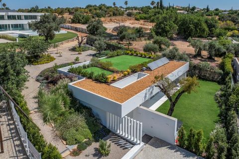 Villa i Almancil, Faro, Almancil - € 1.250.000 | Ref: DG3858 - foto 1