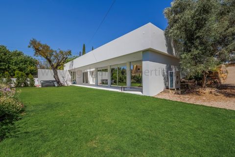 Villa i Almancil, Faro, Almancil - € 1.250.000 | Ref: DG3858 - foto 16