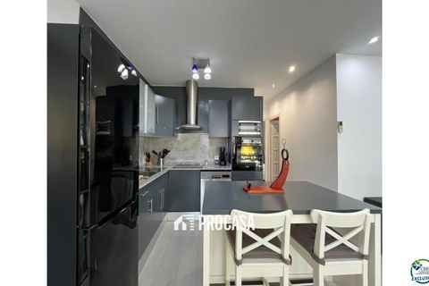 Villa a Empuriabrava, Gerona, Empuriabrava - € 549.000 | Ref: 3824 - foto 6