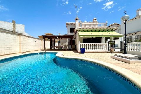 Villa a La Zenia, Alicante, La Zenia - € 585.000 | Ref: 17-258283176689/68675 - foto 20