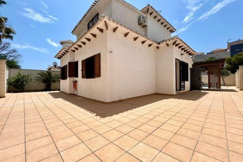 Villa a La Zenia, Alicante, La Zenia - € 585.000 | Ref: 17-258283176689/68675 - foto 24