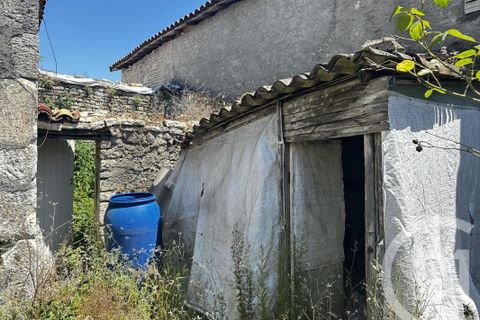 Landsbyhus i Loubille, Deux-Sevres, Loubille - € 34.000 | Ref: 8756 - foto 12