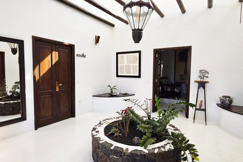Villa a Tias, Lanzarote, Tias - € 2.500.000 | Ref: 045/9345 - foto 6